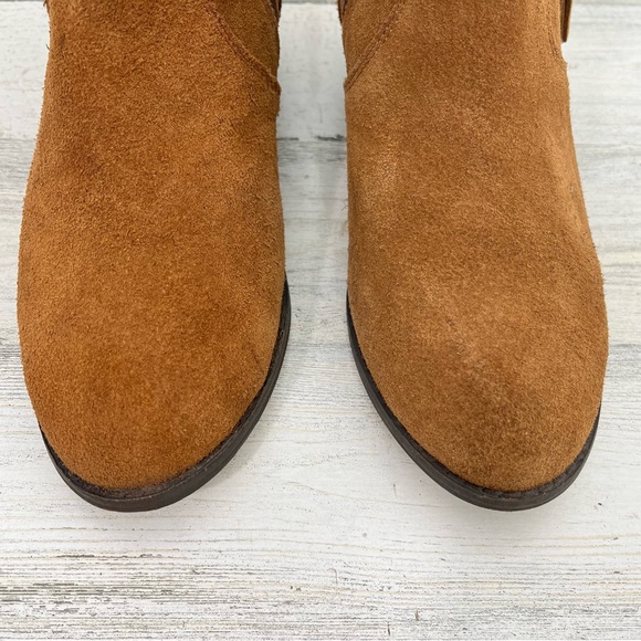 MinneTonka Women's Tan Suede Tassel Ankle Boots Side Zip - Picture 2 of 11